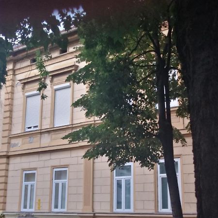 Napfeny Apartman Сегед Екстер'єр фото
