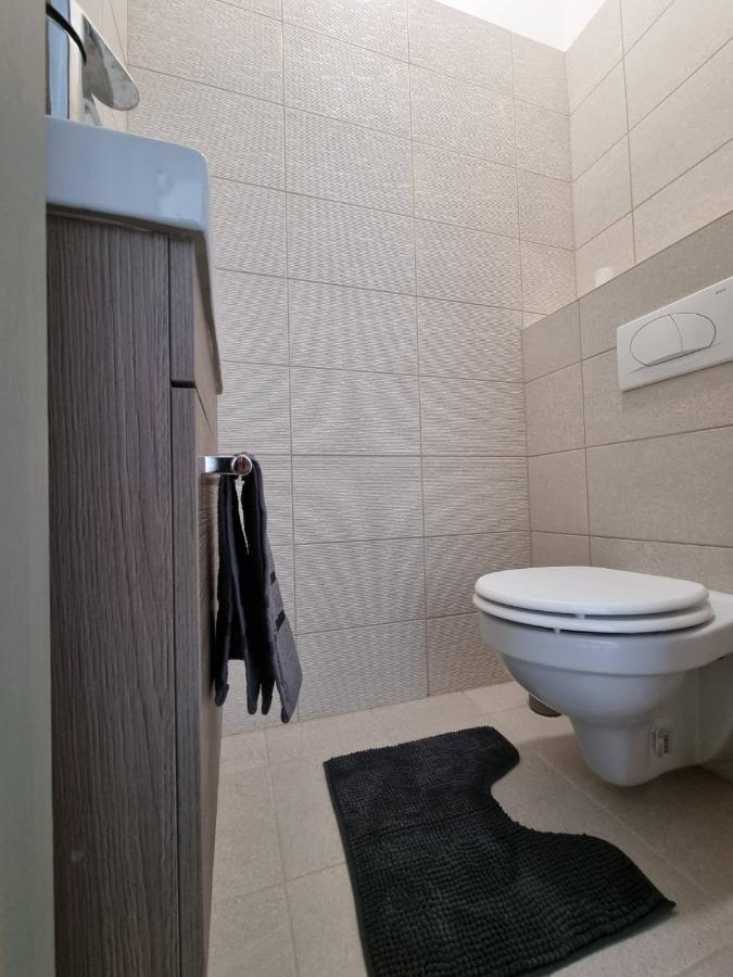 Napfeny Apartman Сегед Екстер'єр фото