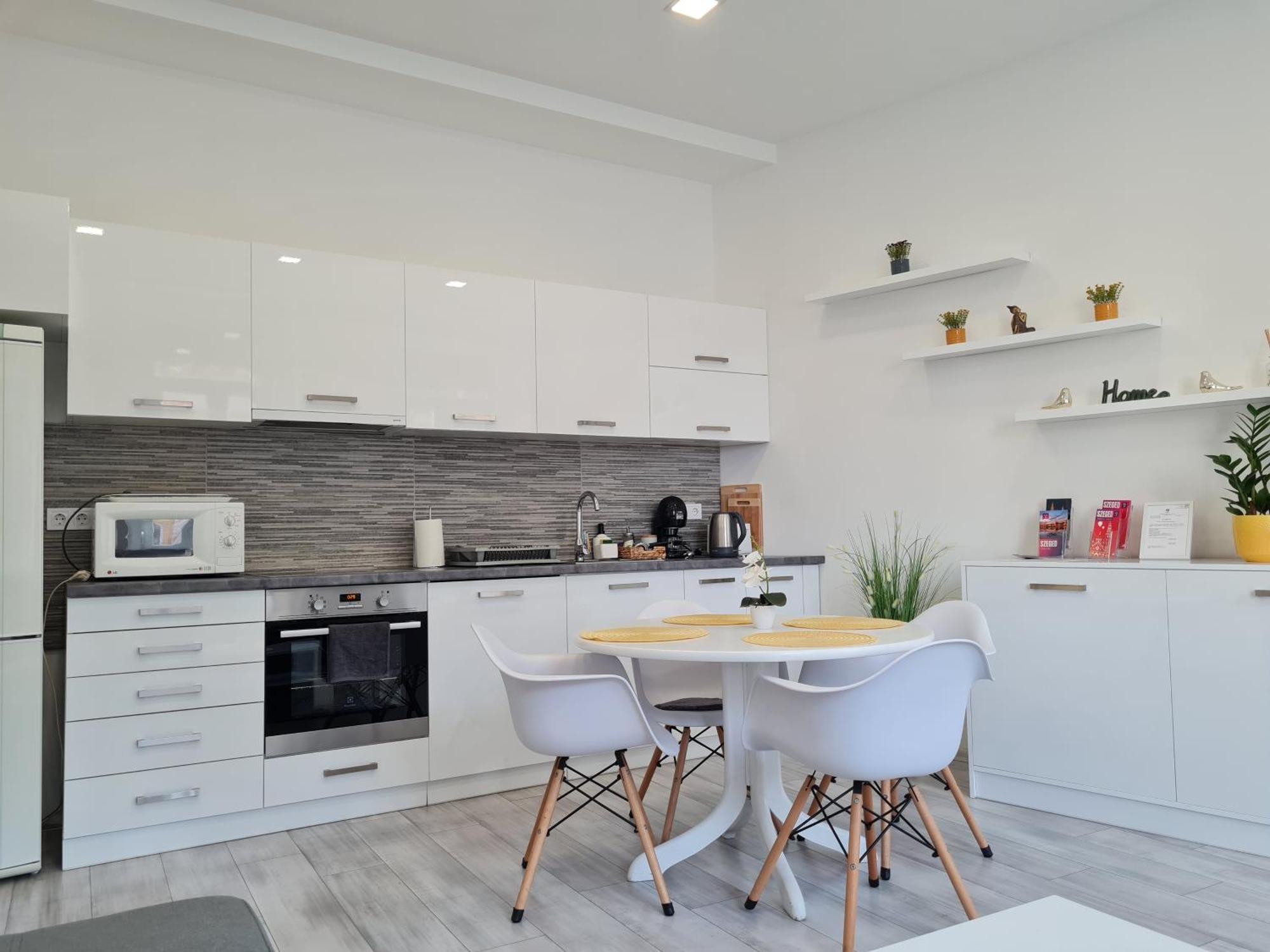 Napfeny Apartman Сегед Екстер'єр фото