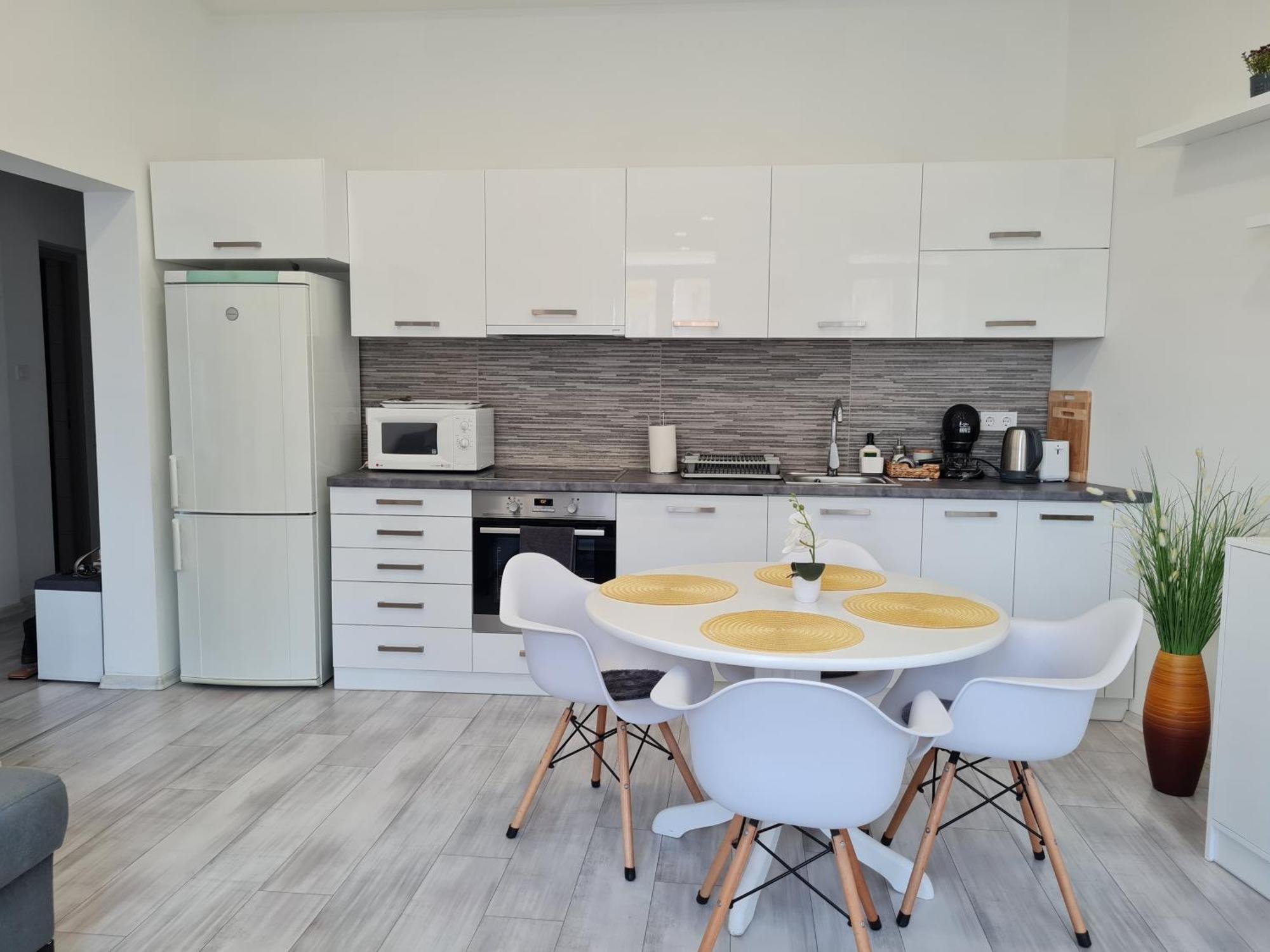 Napfeny Apartman Сегед Екстер'єр фото
