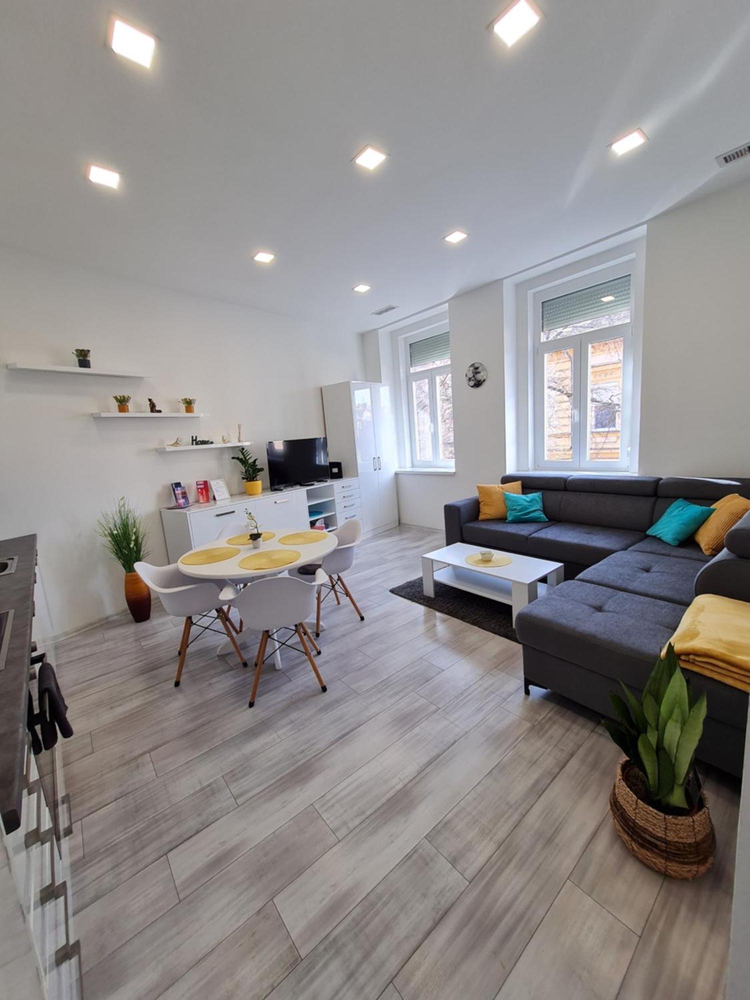 Napfeny Apartman Сегед Екстер'єр фото